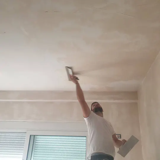 Stukim i plotë i tavaneve dhe mureve