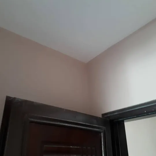 Stukim i plotë i tavaneve dhe mureve