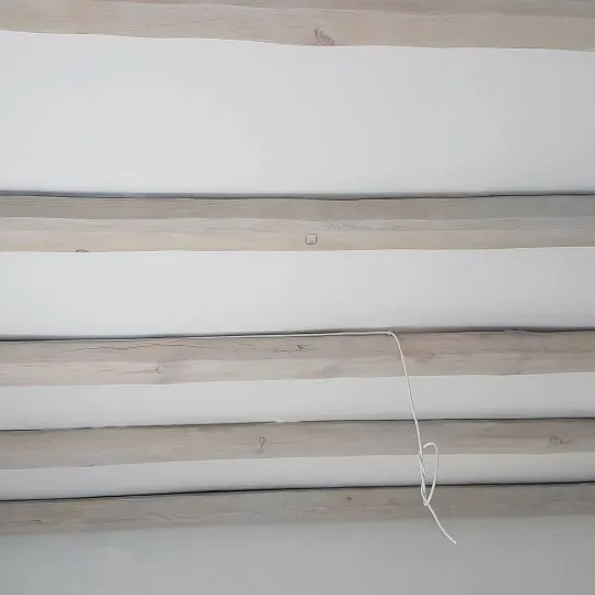 Tavan me trarë dekorativë