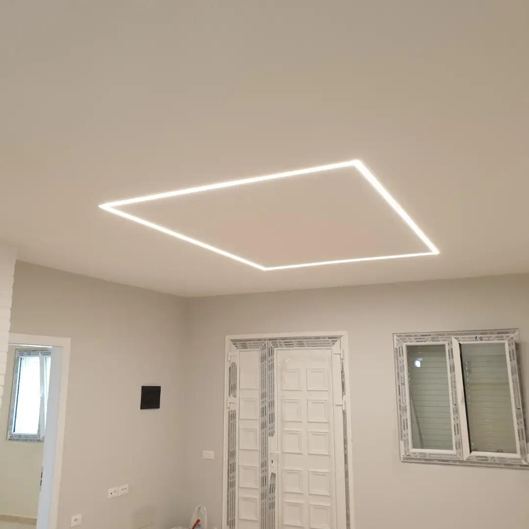 Detaje LED në tavan